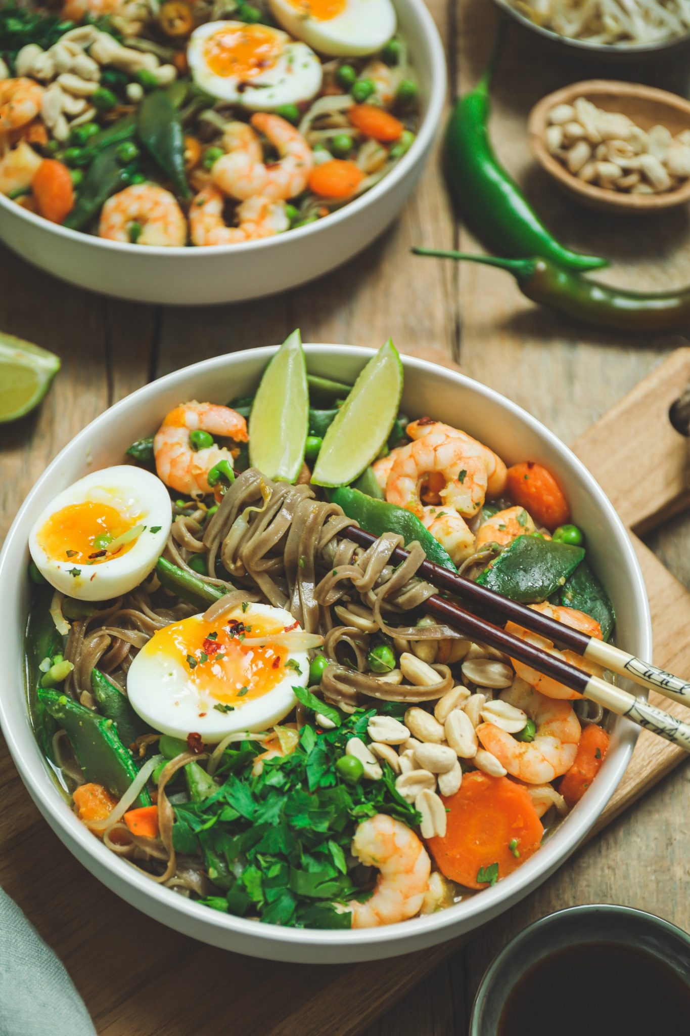 Ramen aux crevettes petits légumes et œuf mollet